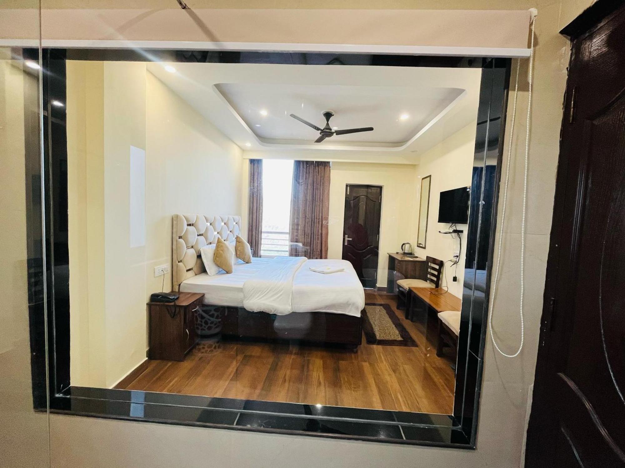 Bed and Breakfast Ambrosia Grand Shimla Esterno foto